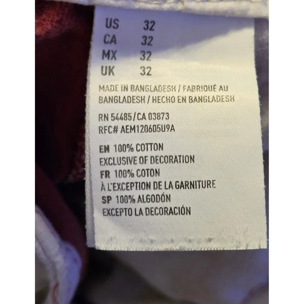 American Eagle Classic Chino Shorts Men's Size‎ 32 Red